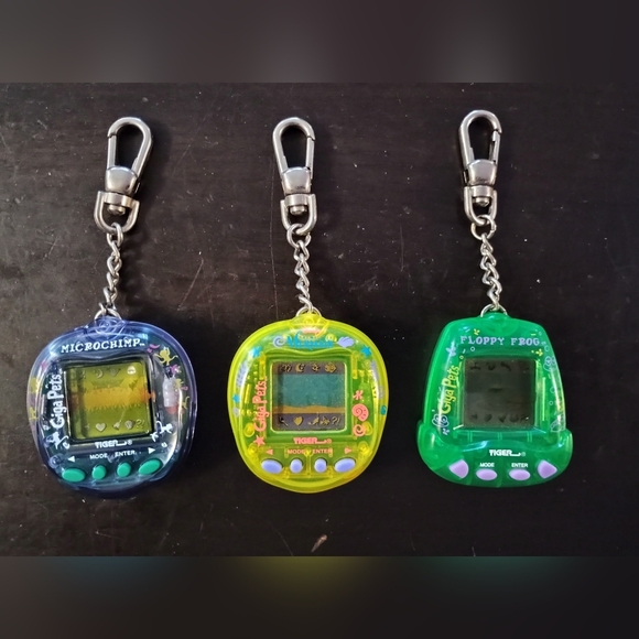 Giga Pets Keychain Set - Blue Yellow Green